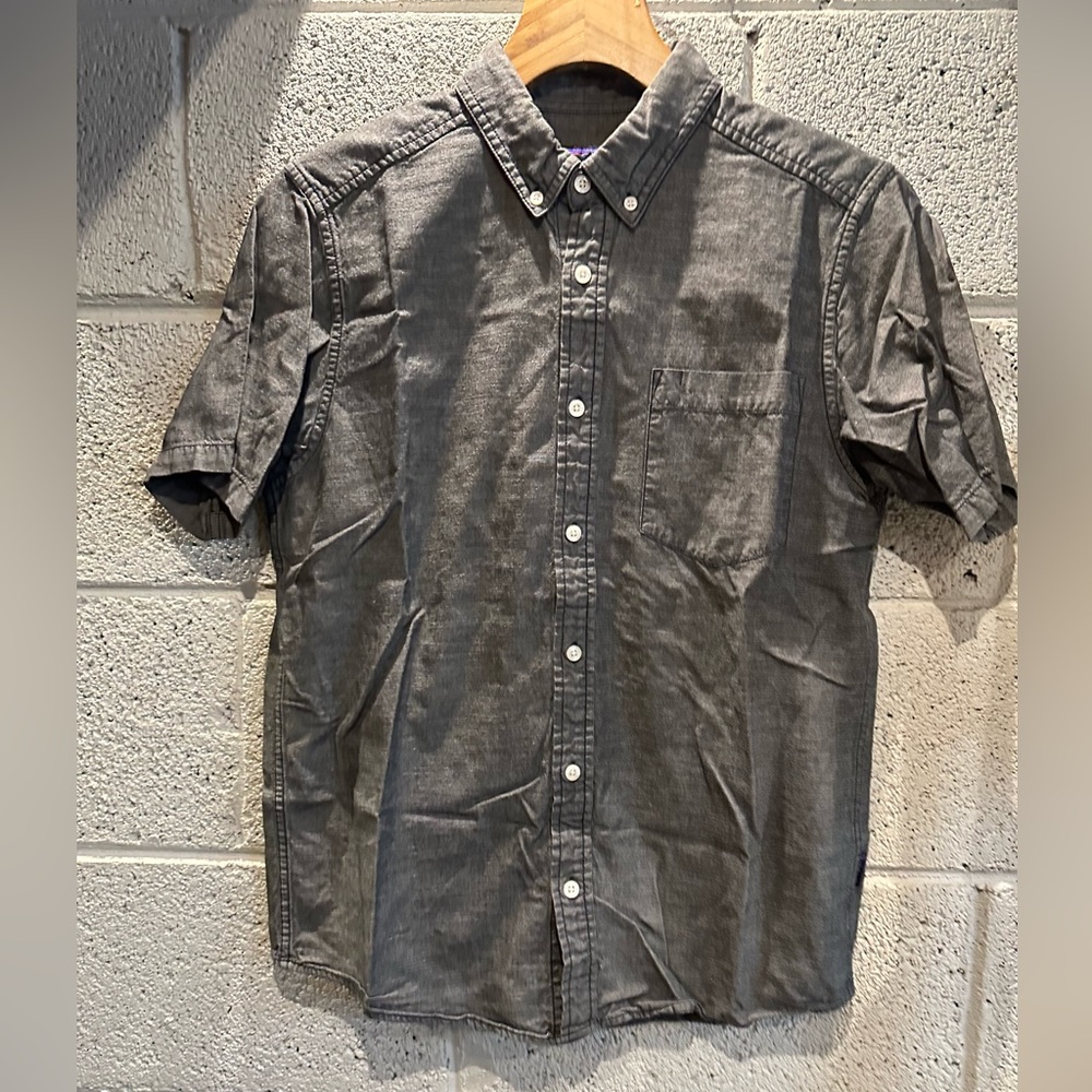 Men’s Patagonia Short Sleeve button up.